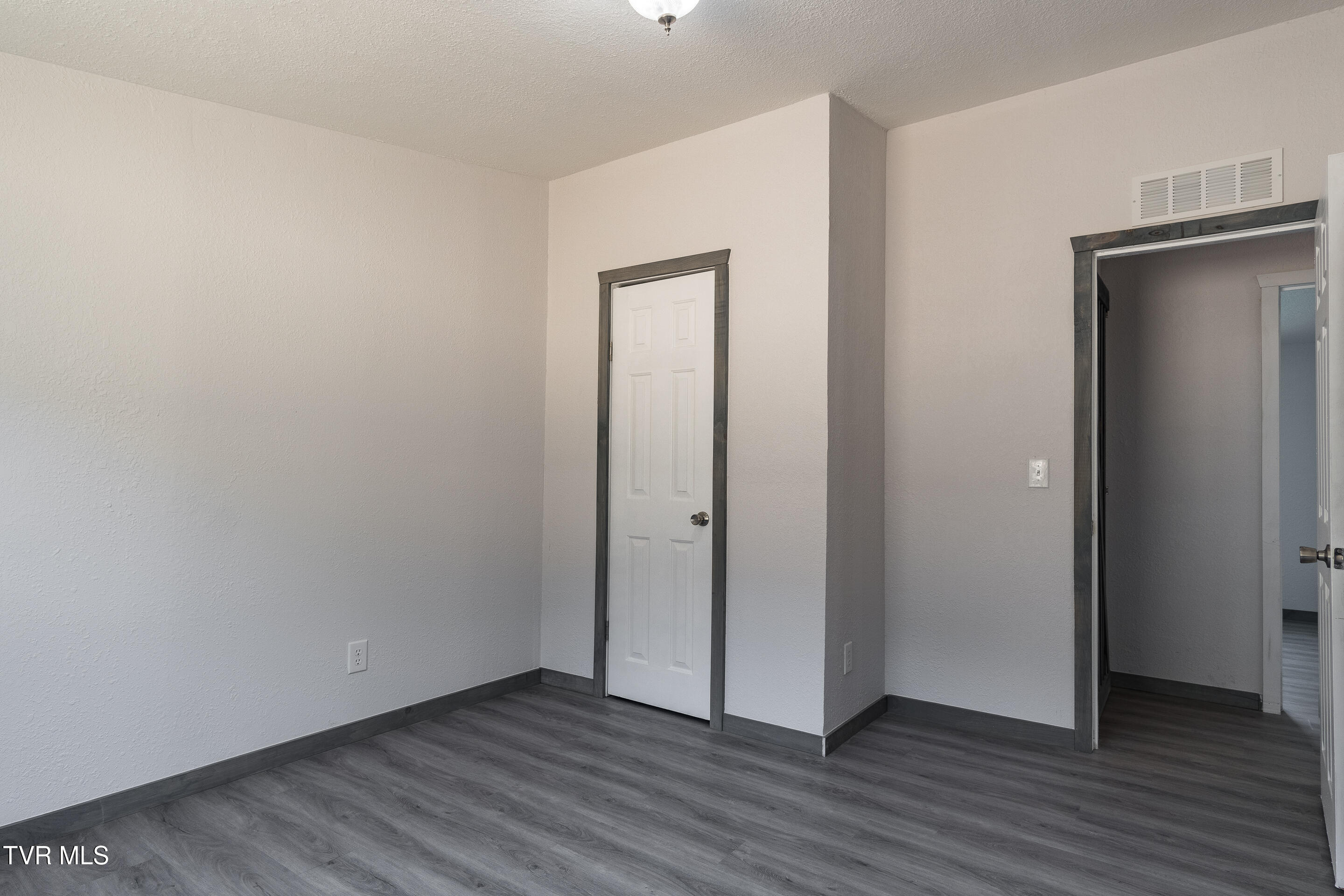 1400 West Pines Road Afton, TN 37616 - Photo 20 of 47 interior-26