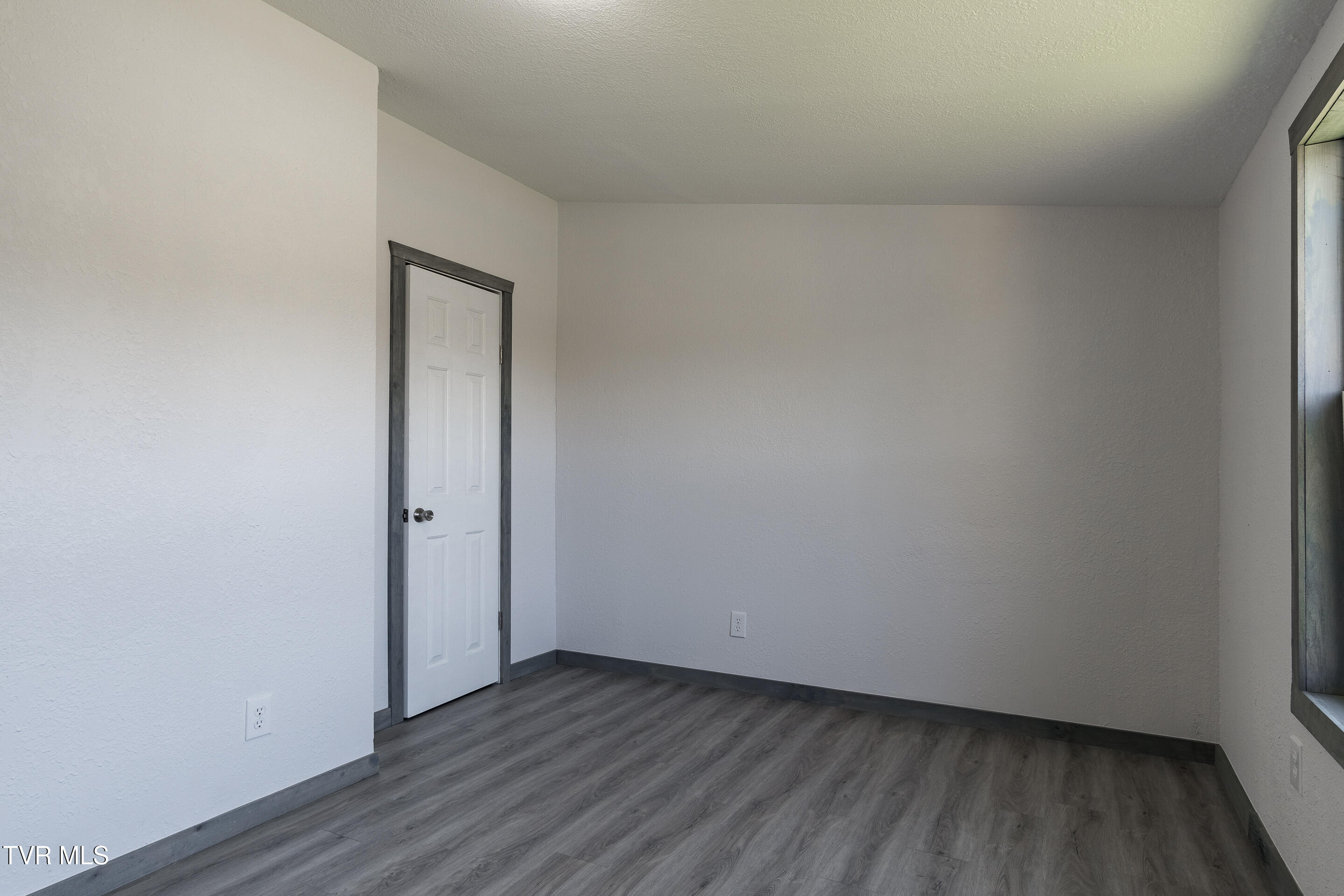 1400 West Pines Road Afton, TN 37616 - Photo 24 of 47 interior-23