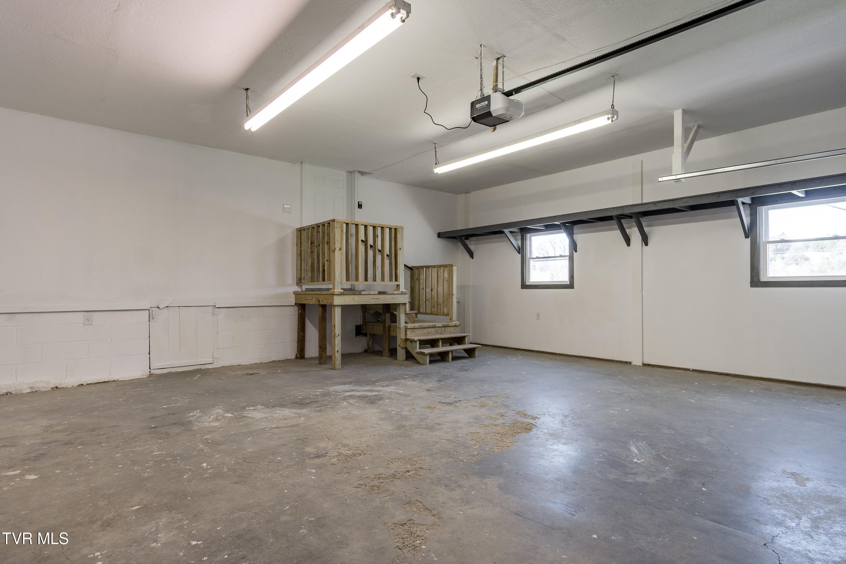 1400 West Pines Road Afton, TN 37616 - Photo 35 of 47 interior-29