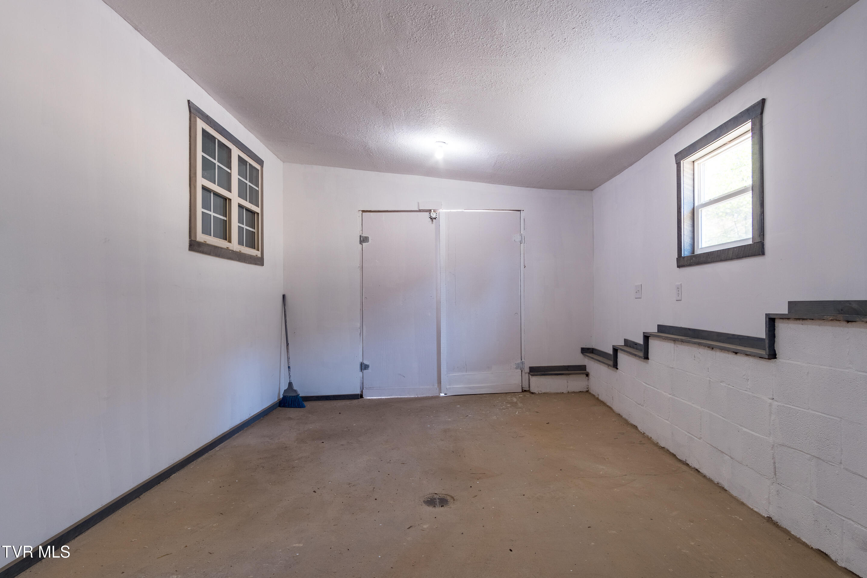 1400 West Pines Road Afton, TN 37616 - Photo 36 of 47 interior-30