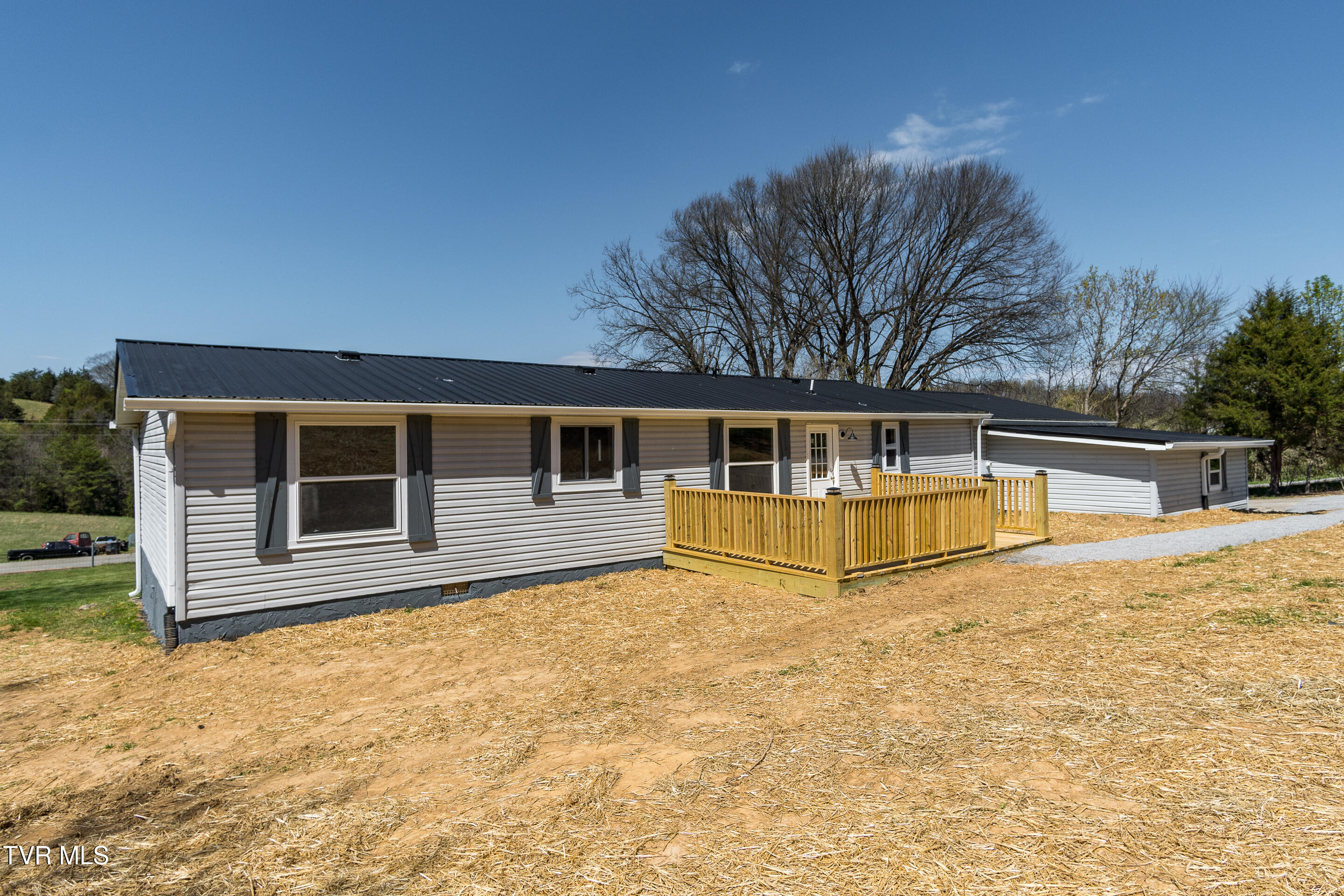 1400 West Pines Road Afton, TN 37616 - Photo 40 of 47 exterior-15