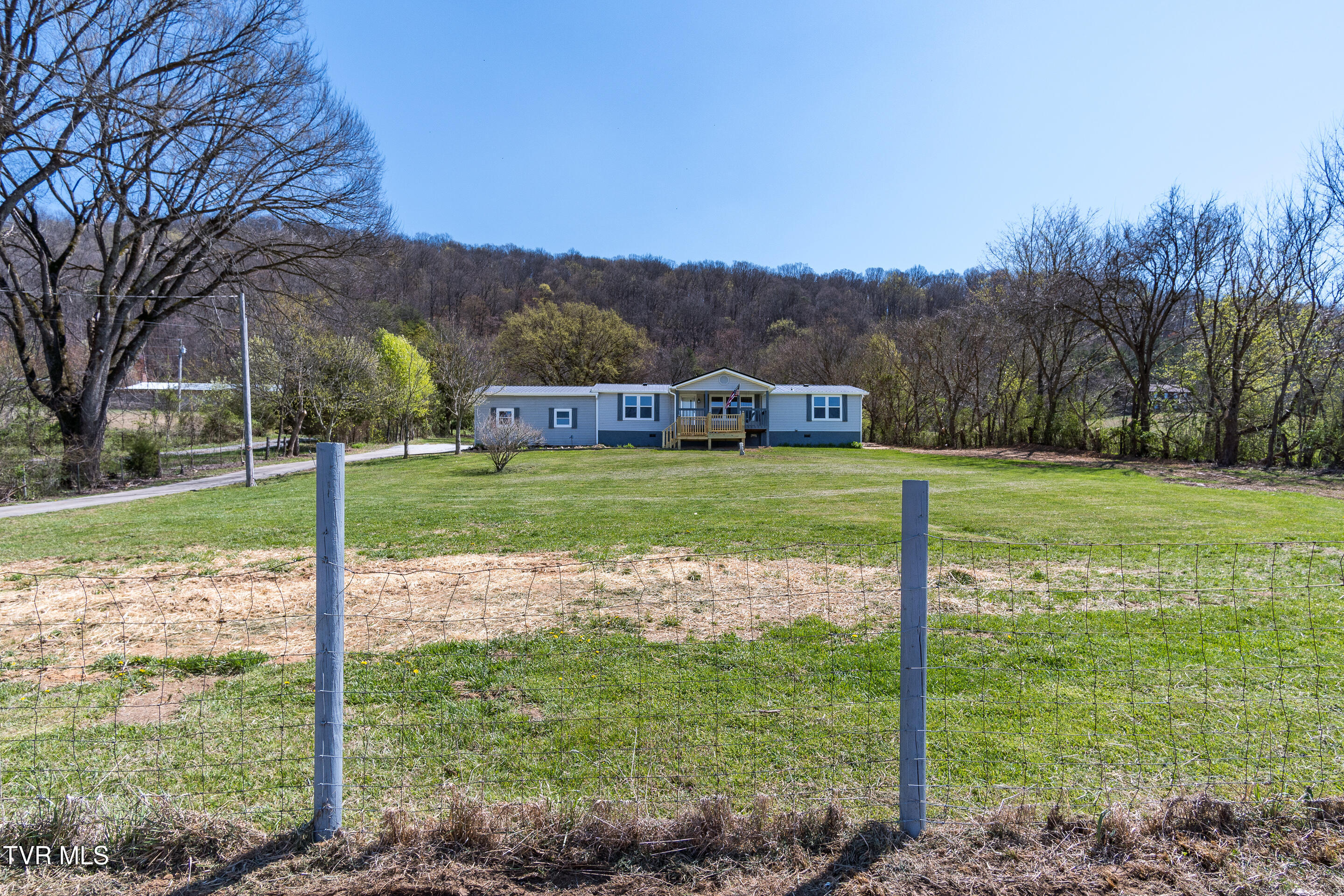 1400 West Pines Road Afton, TN 37616 - Photo 47 of 47 exterior-2