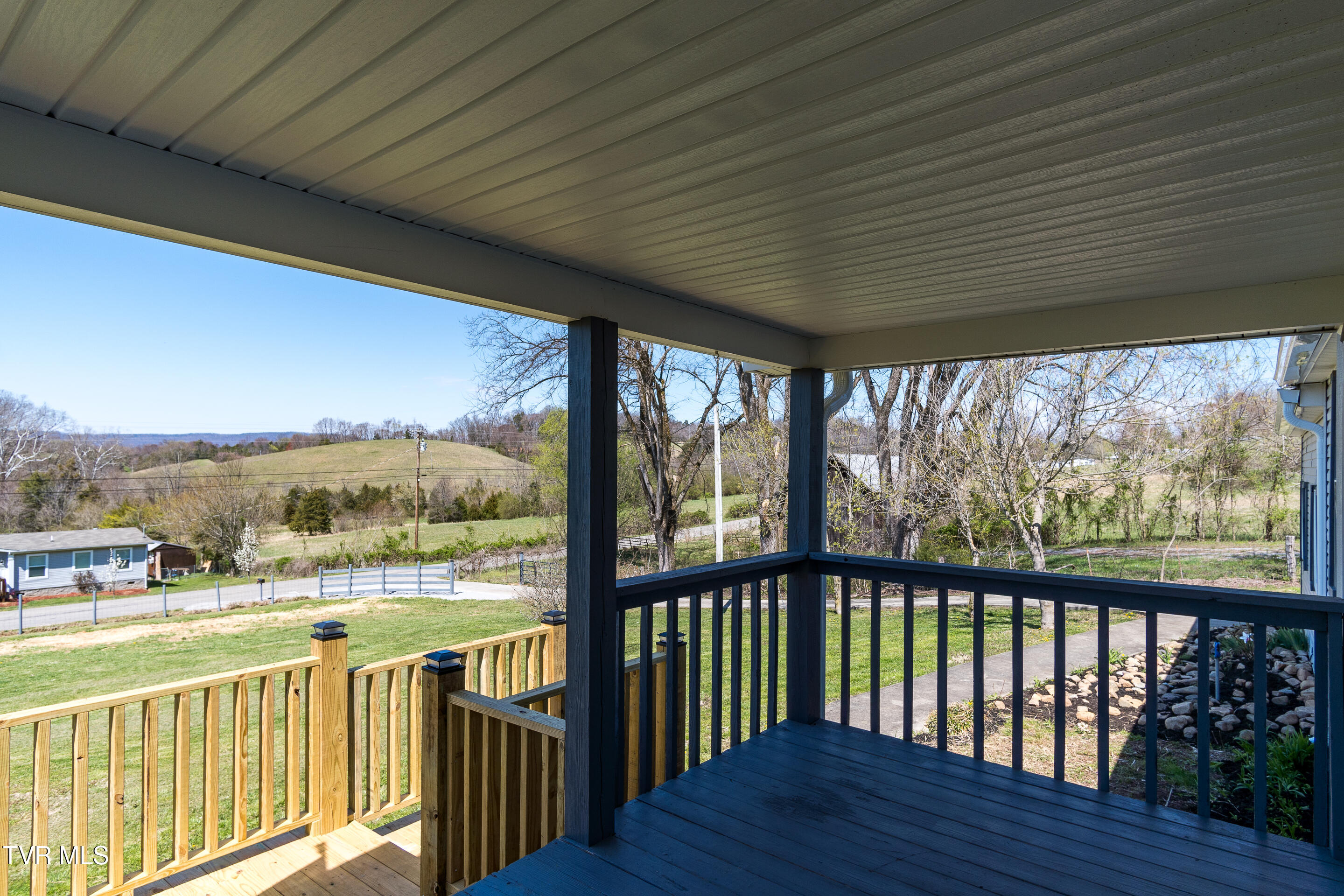 1400 West Pines Road Afton, TN 37616 - Photo 8 of 47 exterior-22