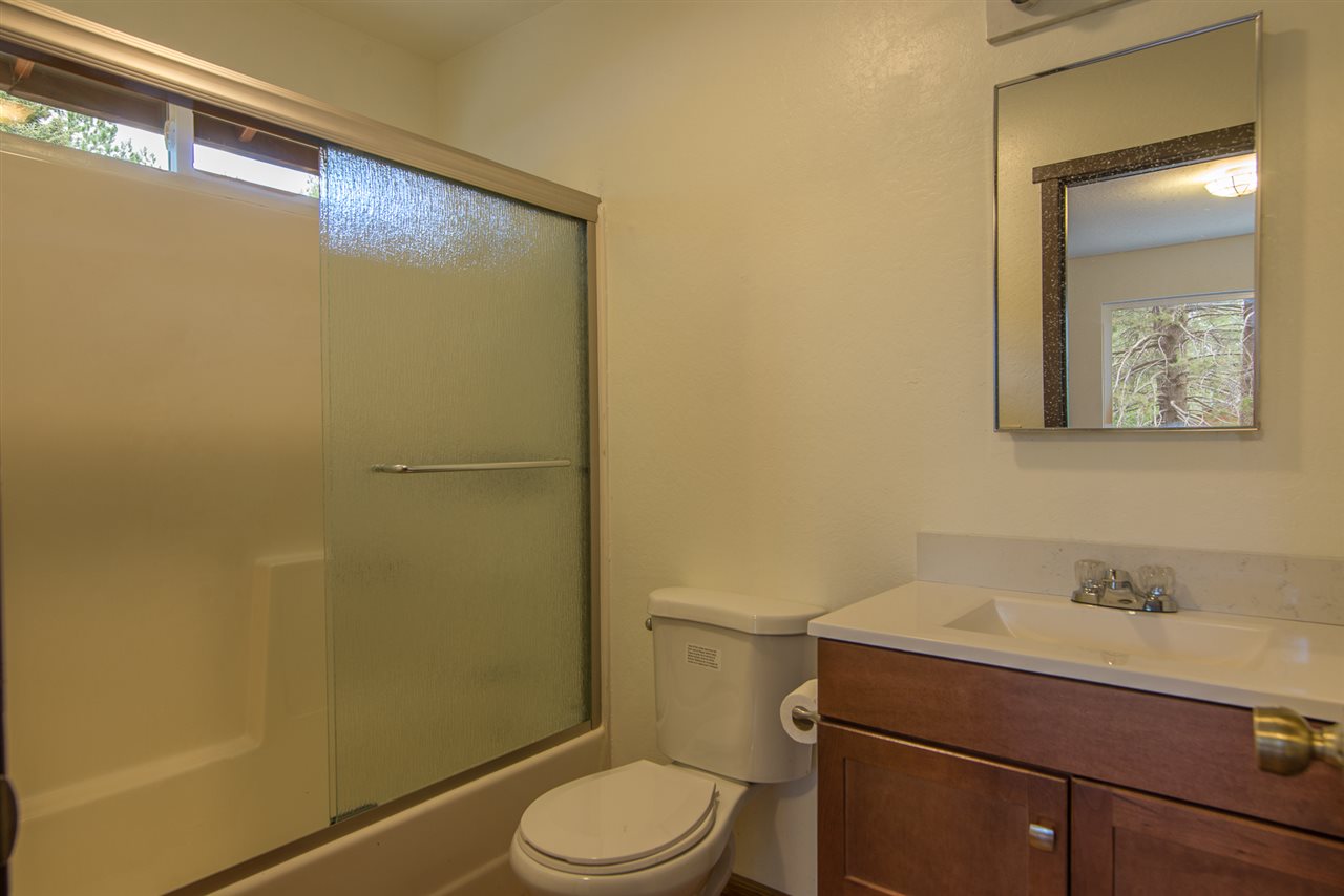 10512 Iris Road Truckee, CA 96161 - Photo 11 of 14 Gallery Image 11