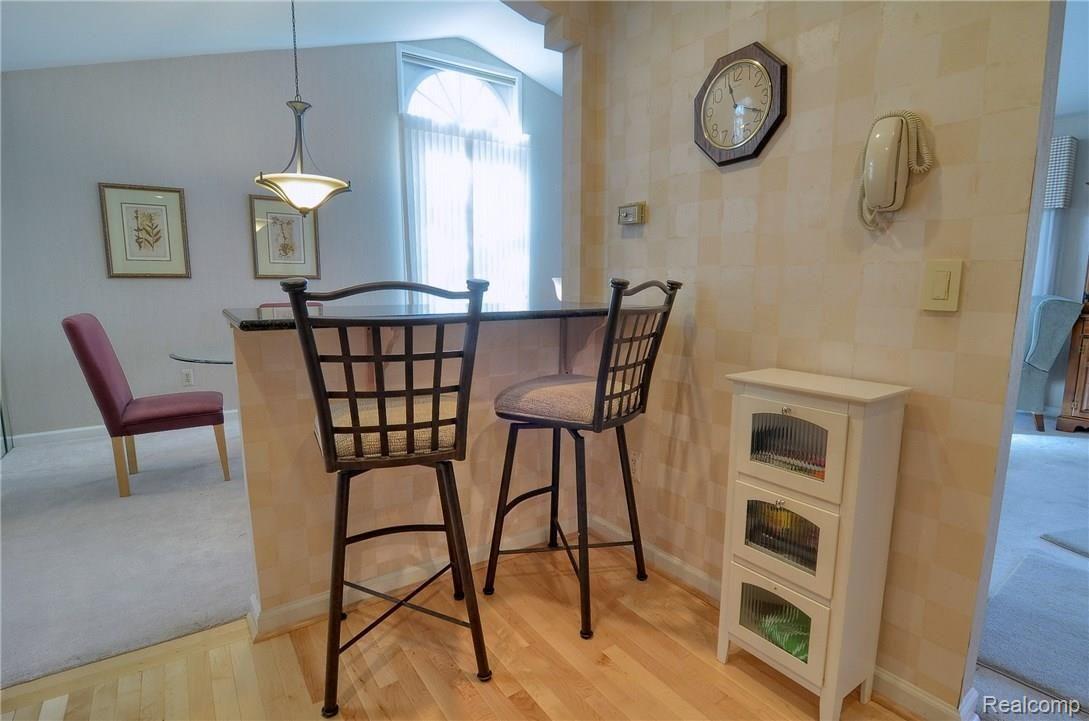 1472 Saddle Lane, Unit 167 Rochester, MI 48306 - Photo 18 of 34 Breakfast_Bar.jpg
