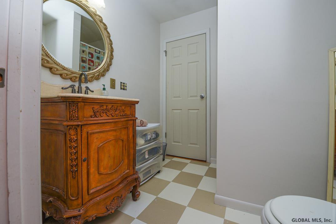 1069 Wtry Road Niskayuna, NY 12309 - Photo 17 of 34 Photo 18