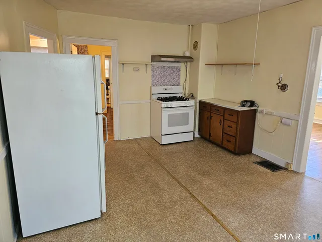 $1,500 | 154 Curtis Street, New Britain, CT 06053