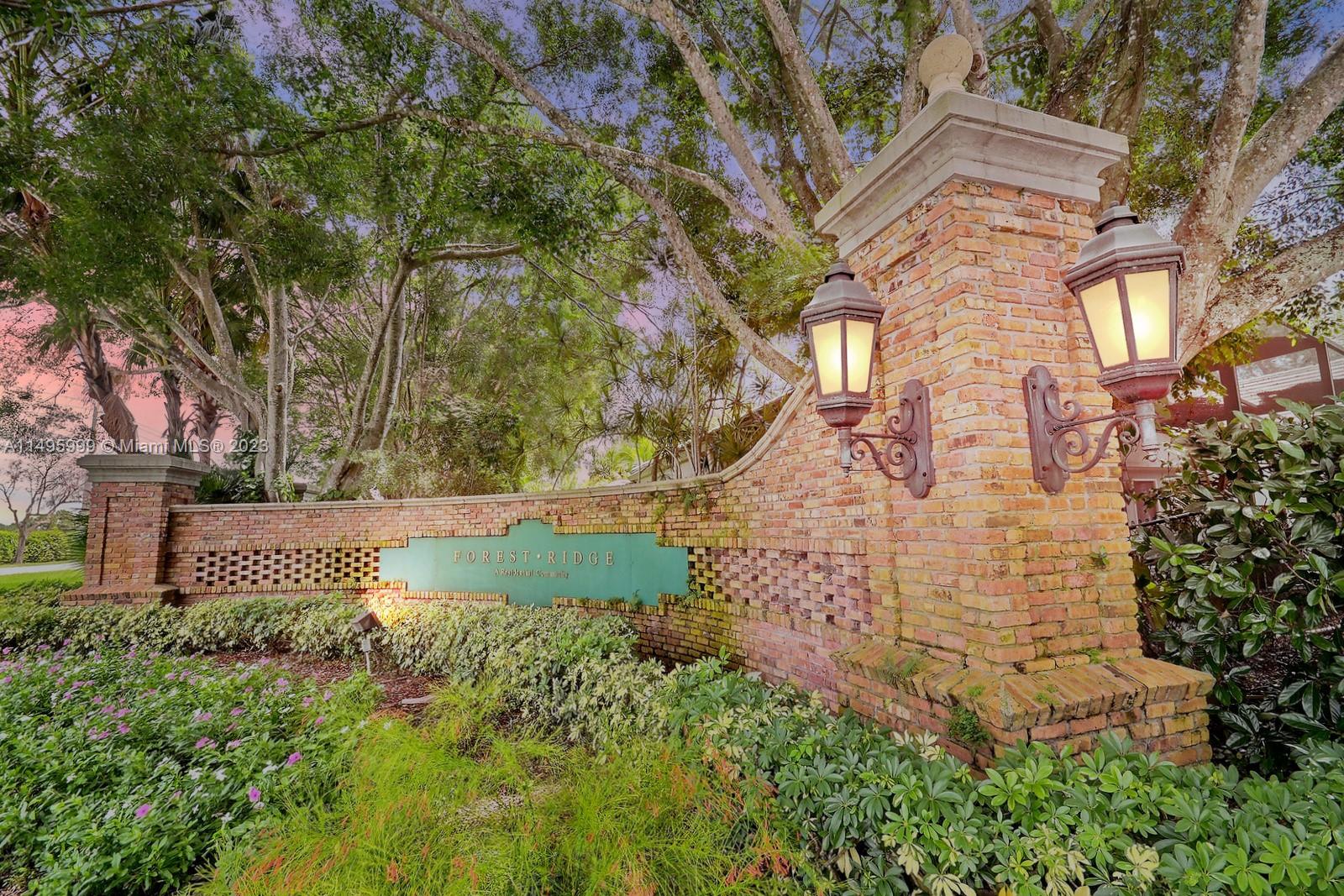 Forest Ridge Cluster Homes Davie, FL 33328 - Photo 35 of 39 a view of yard with large tree