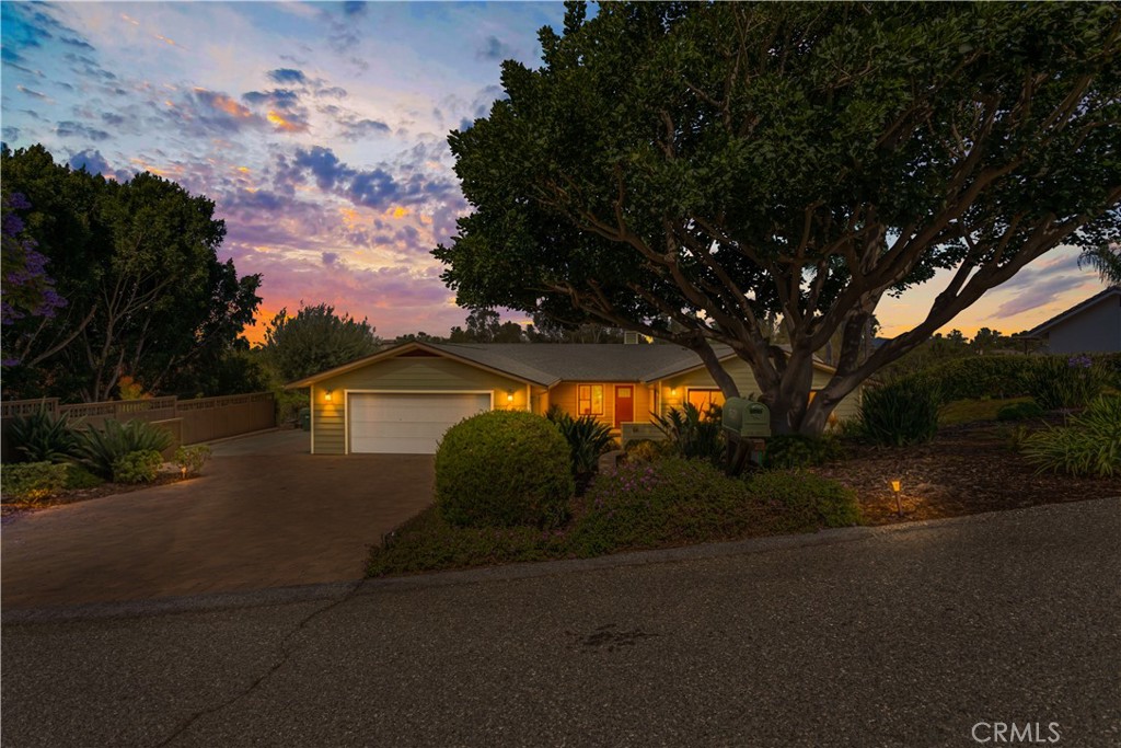 1691 Pepper Tree Place Fallbrook, CA 92028 - Photo 2 of 51
