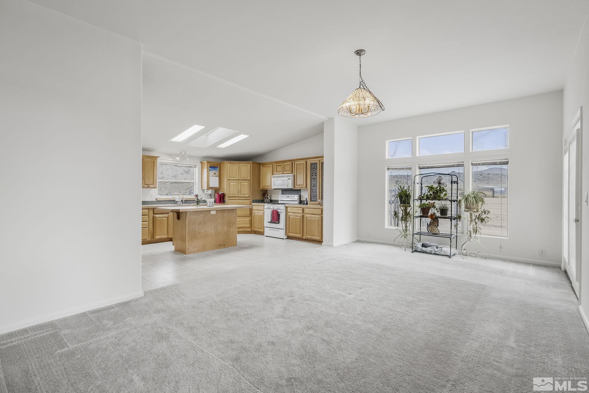 10990 Deodar Way Reno, NV 89506 - Photo 8 of 37 Photo 10