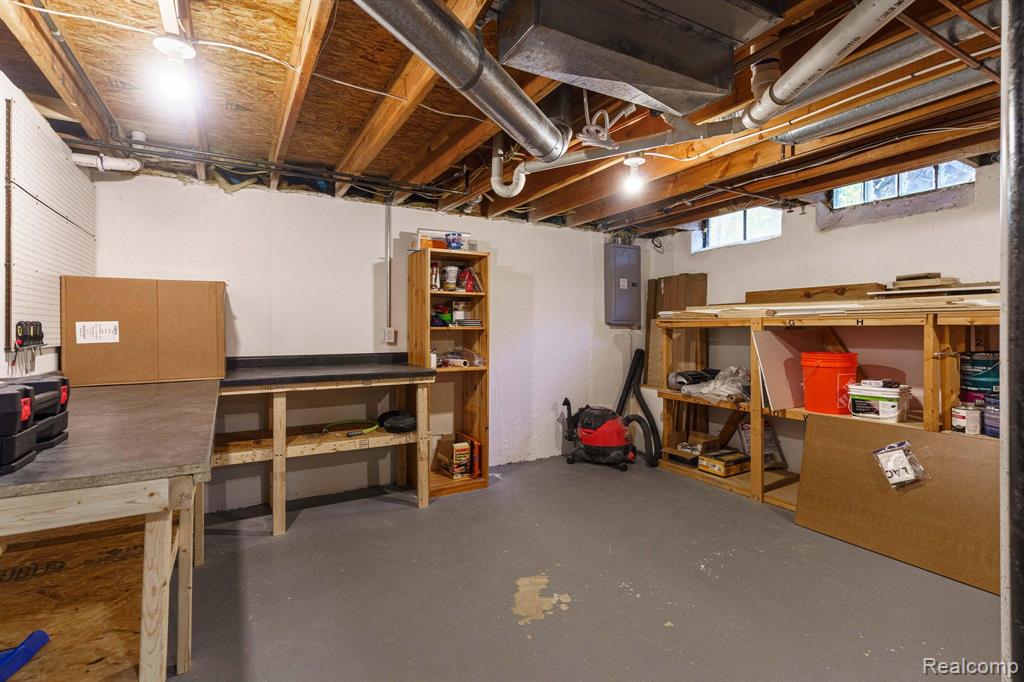 6930 Drake Road West Bloomfield, MI 48322 - Photo 49 of 57