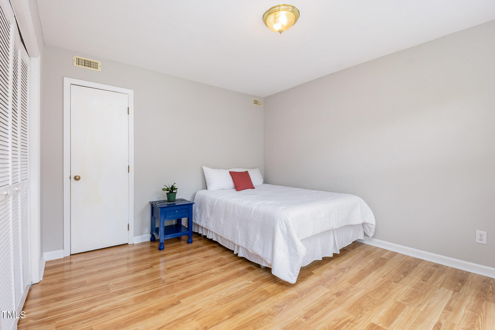 404 Southwest Maynard Road Cary, NC 27511 - Photo 16 of 26 016_cj4a3977-edit_379