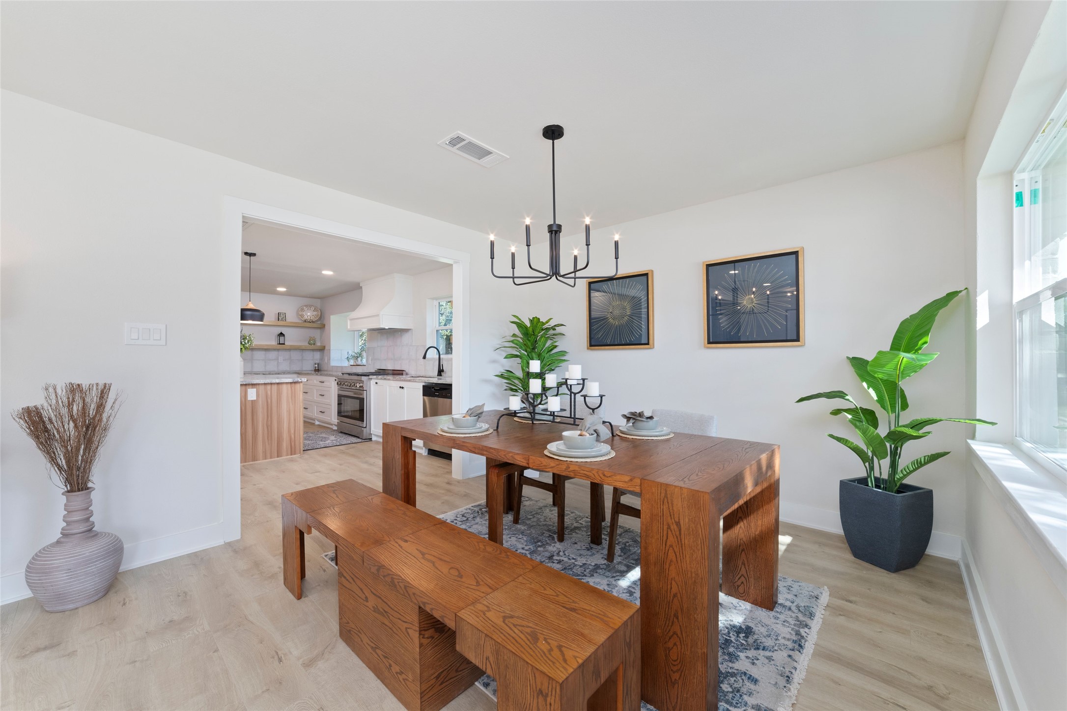 9902 Hornpipe Lane Houston, TX 77080 - Photo 11 of 30 Dining Room looking into the Kitchen.