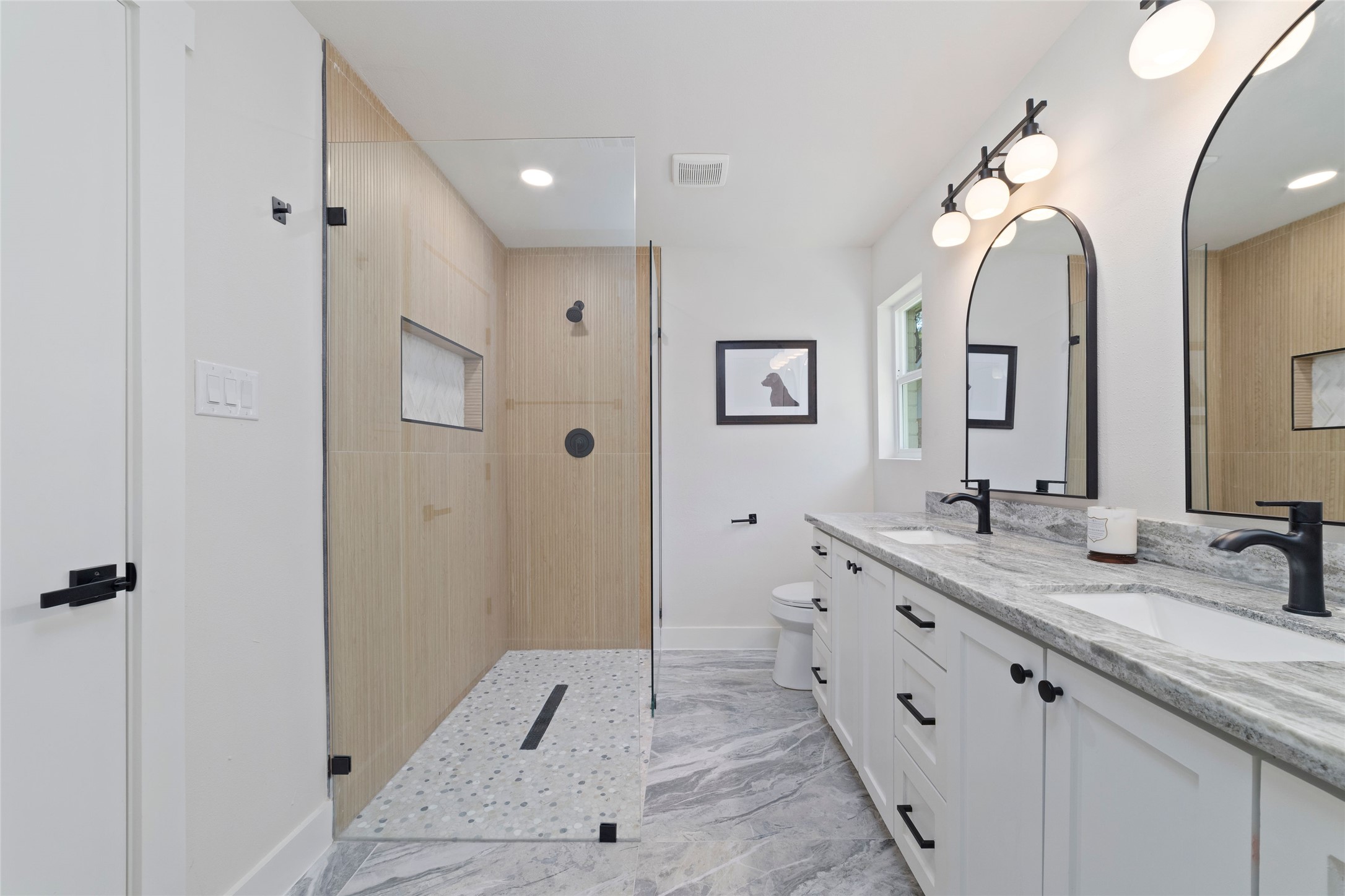 9902 Hornpipe Lane Houston, TX 77080 - Photo 20 of 30 Master Bathroom