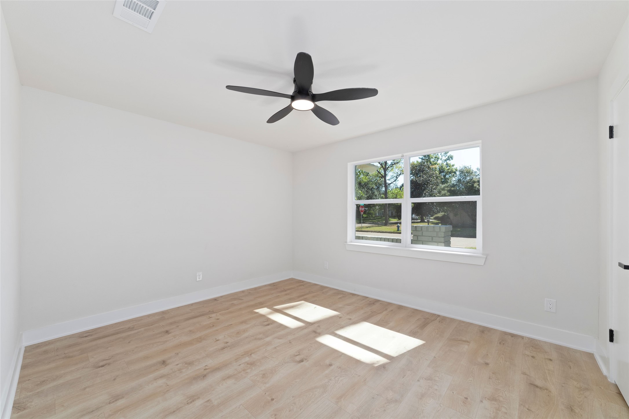 9902 Hornpipe Lane Houston, TX 77080 - Photo 24 of 30 Bedroom 2