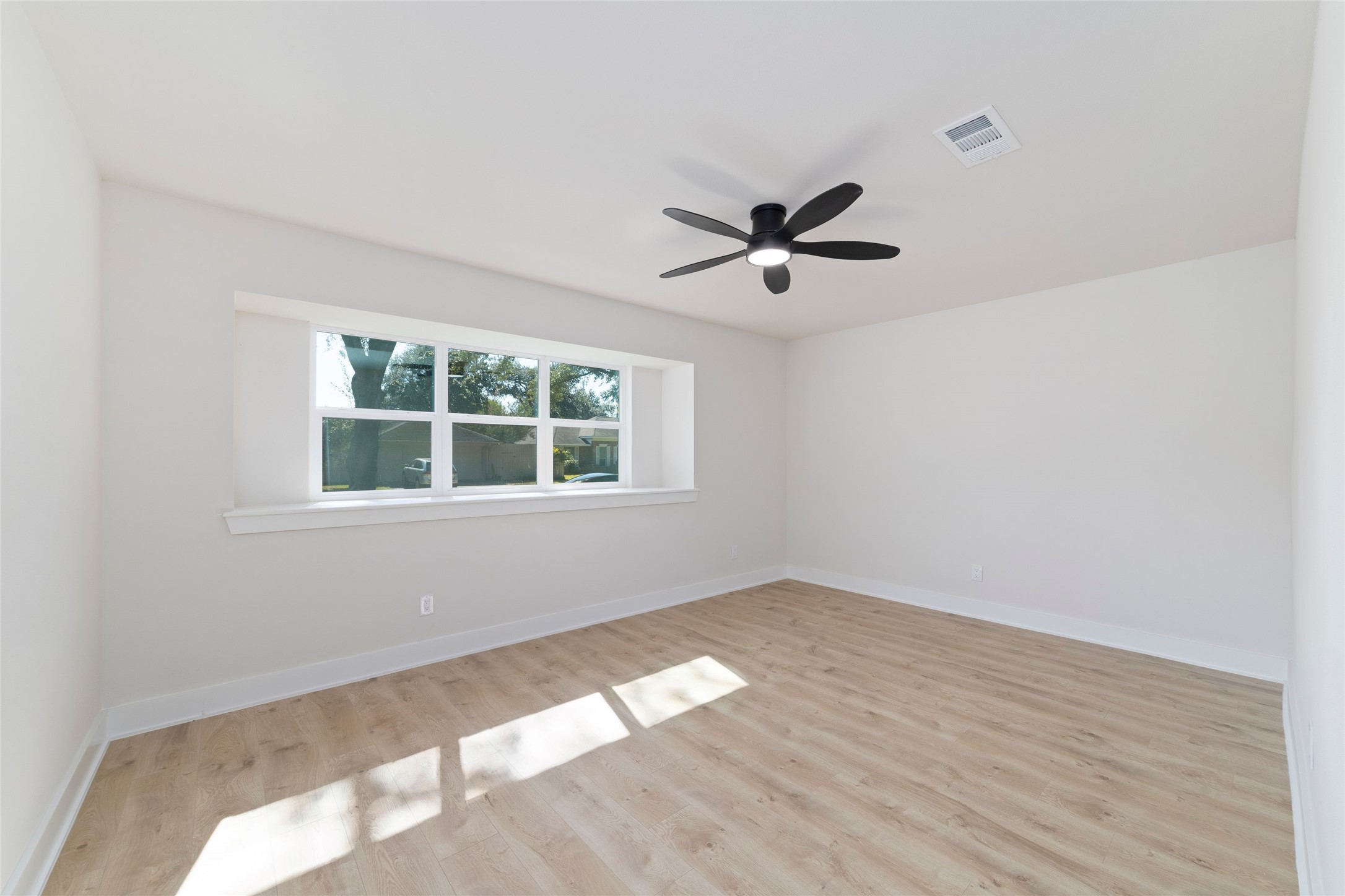 9902 Hornpipe Lane Houston, TX 77080 - Photo 25 of 30 Bedroom 3