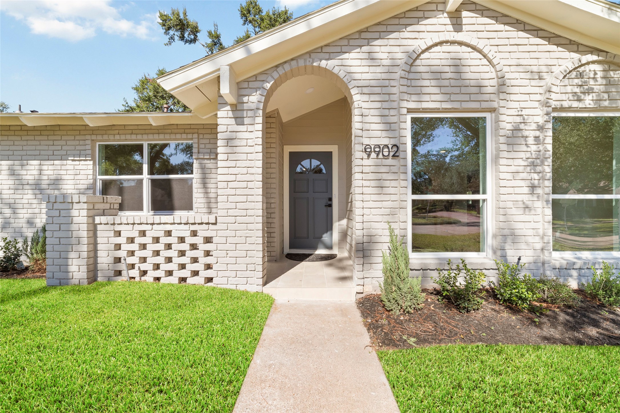 9902 Hornpipe Lane Houston, TX 77080 - Photo 3 of 30