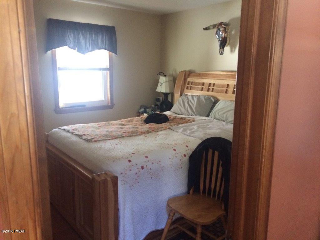 332 Gold Finch Road Bushkill, PA 18324 - Photo 2 of 24 bedroom1