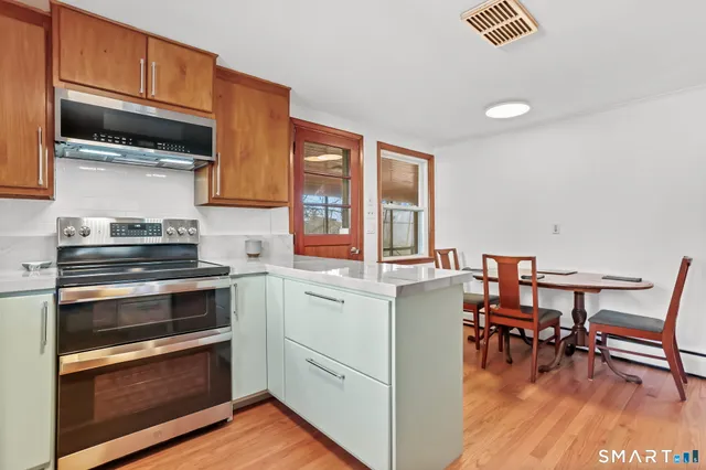 $675,000 | 12 Arbor Court, Norwalk, CT 06854