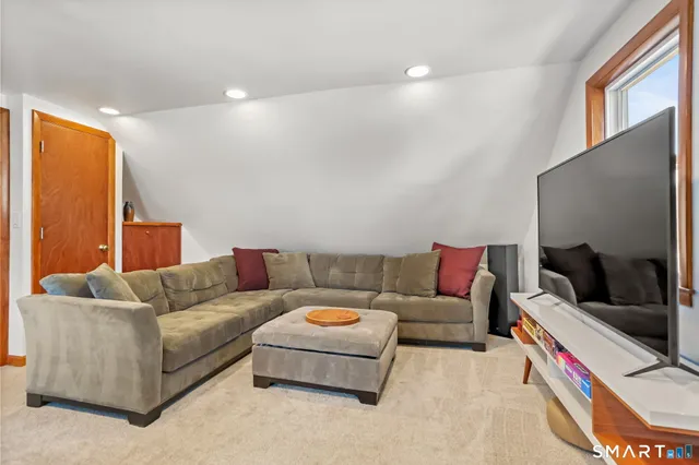 $675,000 | 12 Arbor Court, Norwalk, CT 06854