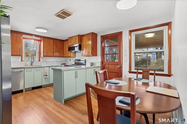 $675,000 | 12 Arbor Court, Norwalk, CT 06854