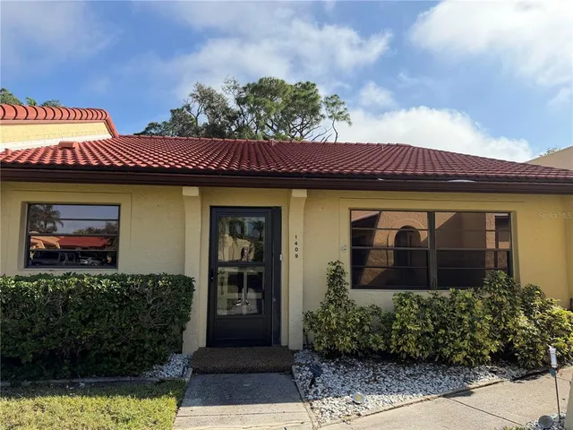 $2,600 | 1409 56th Street West, Bradenton, FL 34209