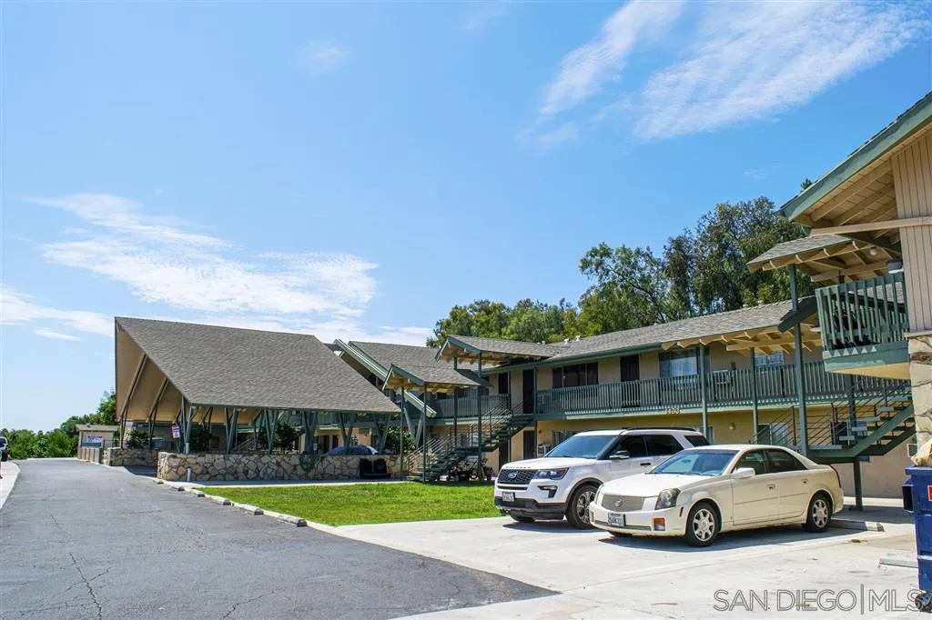 1433 South Mission Road Fallbrook, CA 92028 - Photo 2 of 12 Gallery Image 2