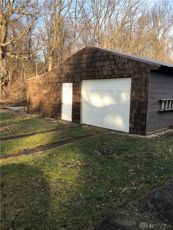 1986 Shaker Road Franklin, OH 45005 - Photo 7 of 26 1st outbuilding / garage