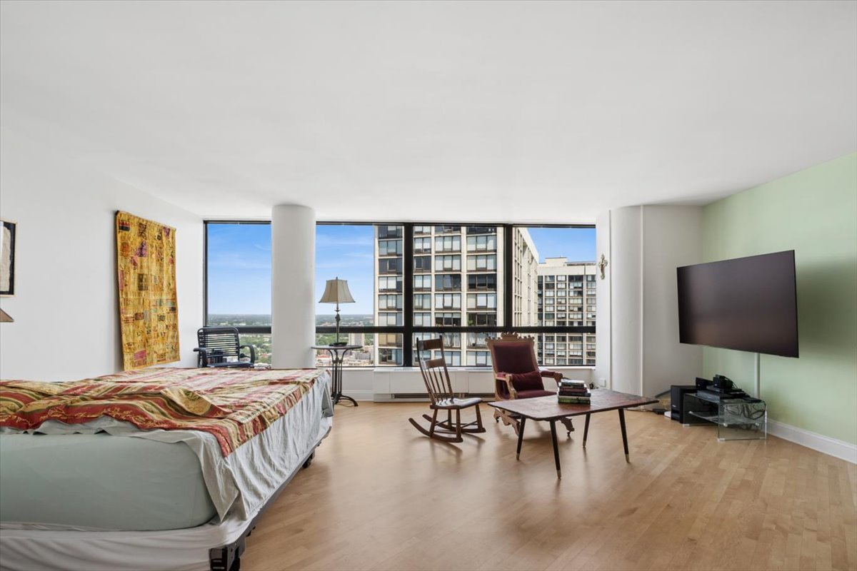 5415 North Sheridan Road, Unit 3407 Chicago, IL 60640 - Photo 11 of 27 Gallery Image 11