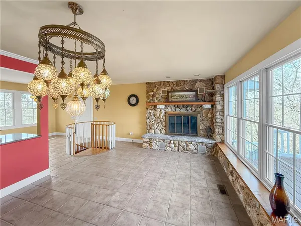 $439,500 | 21716 Pike 9109, Louisiana, MO 63353