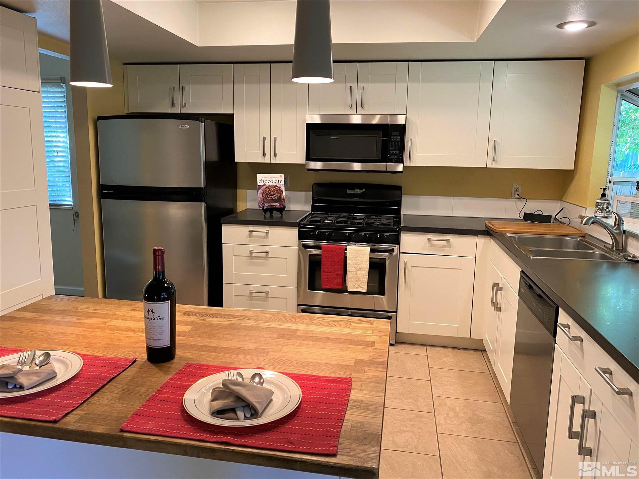4205 Primavera Avenue Reno, NV 89502 - Photo 8 of 30 Photo 8