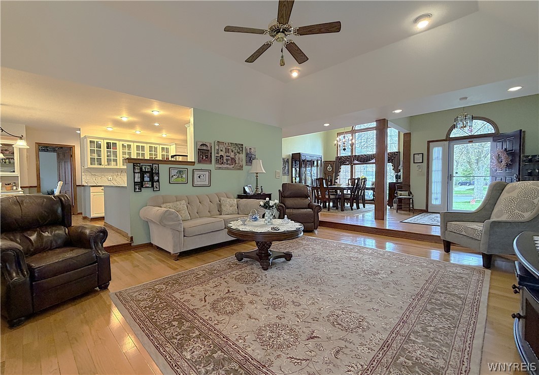 27 Button Bush Court Amherst, NY 14228 - Photo 5 of 39