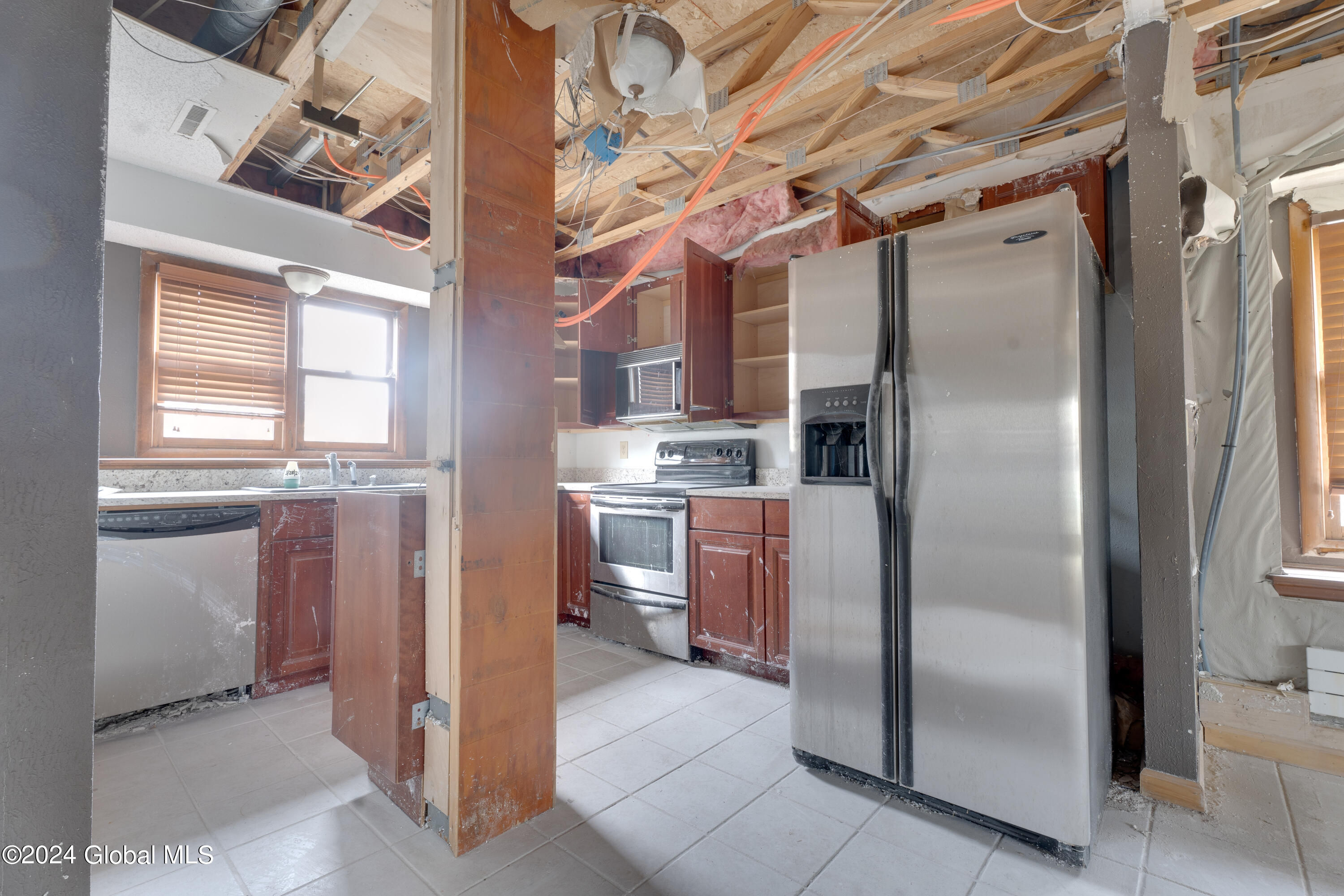 8 Hale Drive Halfmoon, NY 12065 - Photo 3 of 20 DSC09263HDR