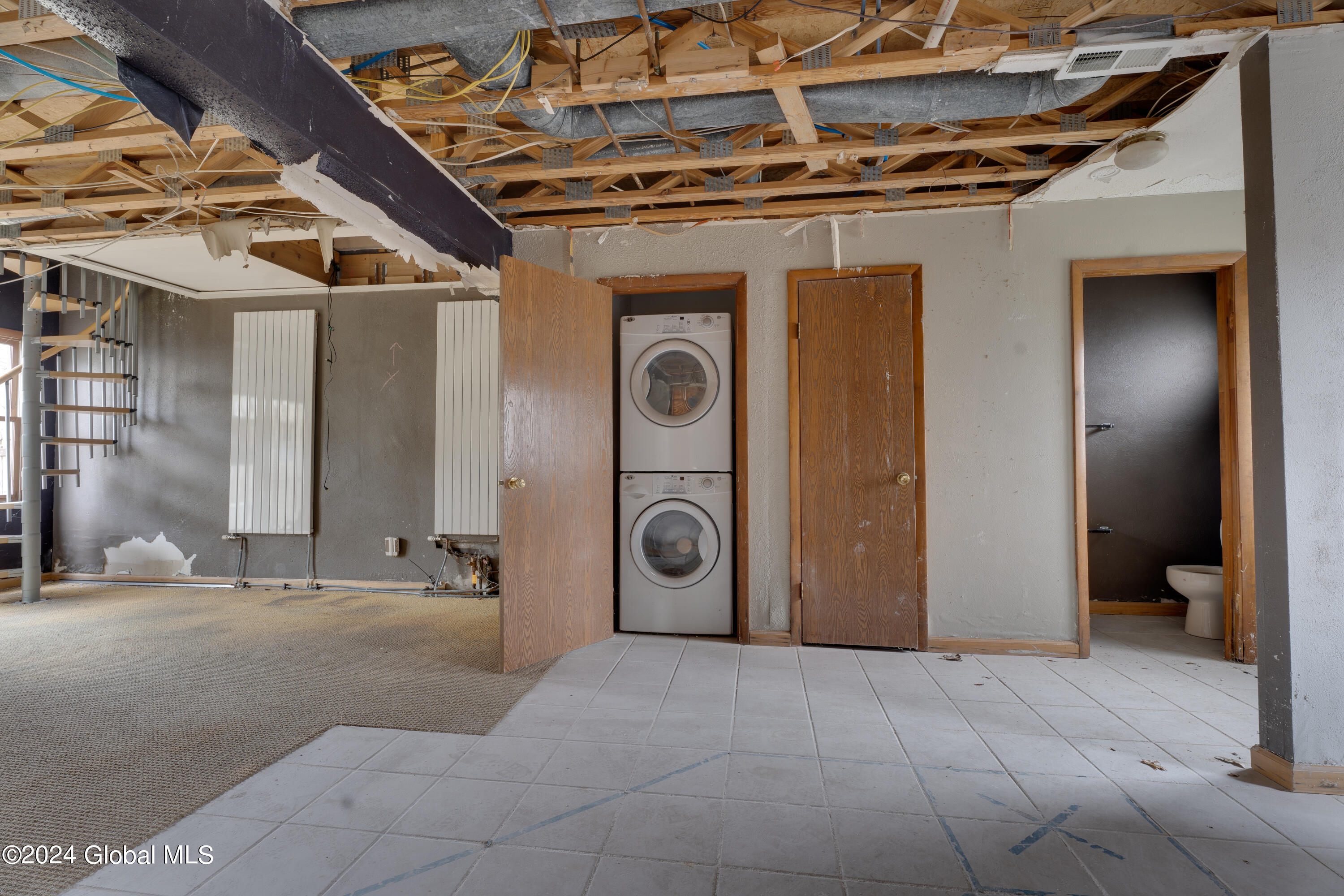 8 Hale Drive Halfmoon, NY 12065 - Photo 5 of 20 DSC09268HDR