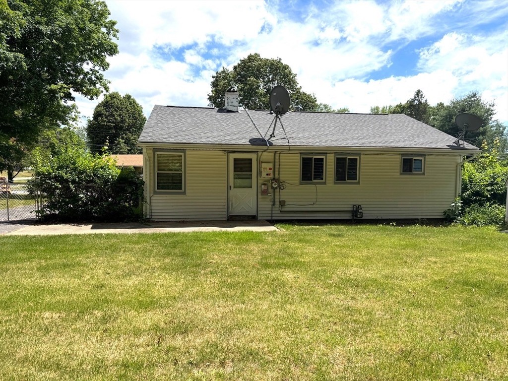 32 Crestmont Street Springfield, MA 01108 - Photo 28 of 34