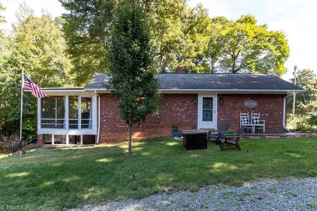 $555,000 | 118 Rock Harbor Drive, Lexington, NC 27292