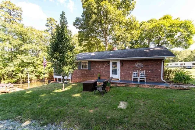 $555,000 | 118 Rock Harbor Drive, Lexington, NC 27292