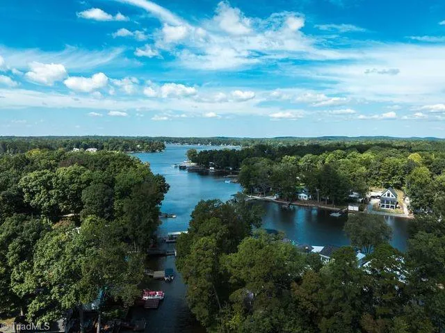 $555,000 | 118 Rock Harbor Drive, Lexington, NC 27292