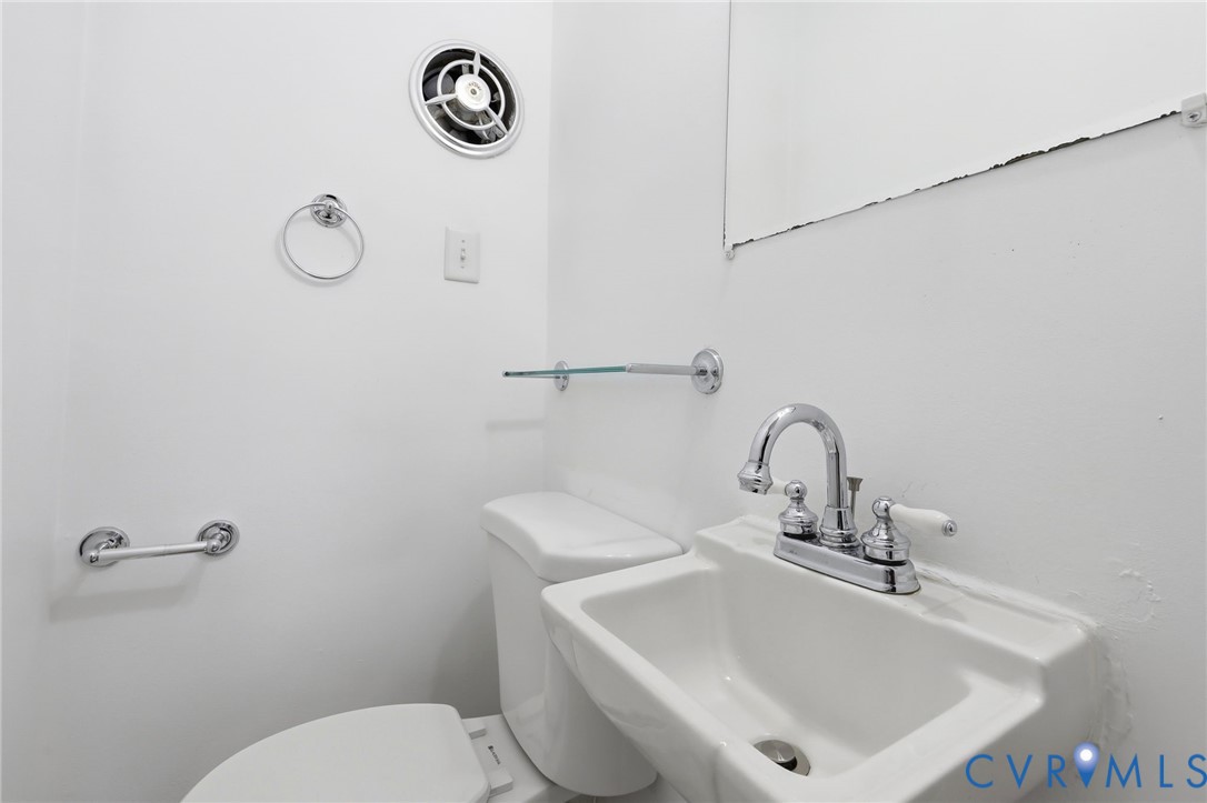 1634 Hungary Road Henrico, VA 23228 - Photo 26 of 48