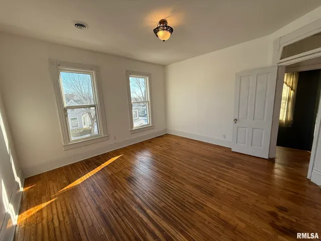 $92,500 | 401 South East Street, Jacksonville, IL 62650