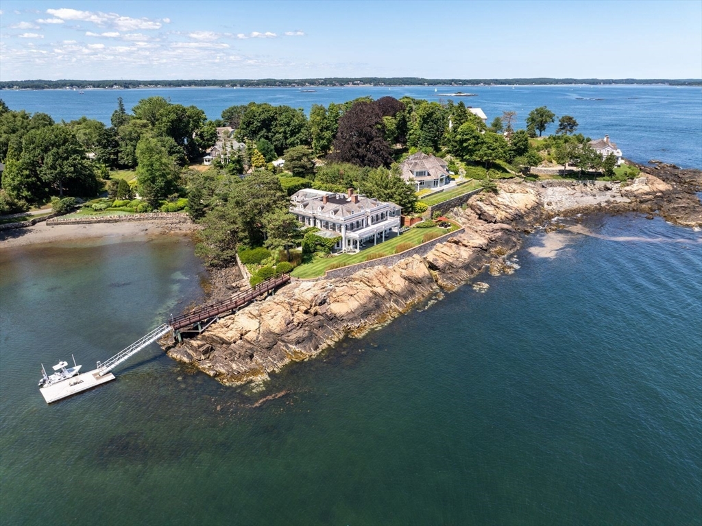 17 Crowninshield Road Marblehead, MA 01945 - Photo 3 of 42
