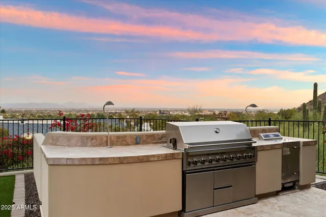 $7,850,000 | 6105 East Sage Drive, Paradise Valley, AZ 85253