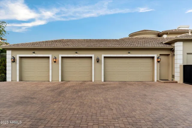 $7,850,000 | 6105 East Sage Drive, Paradise Valley, AZ 85253
