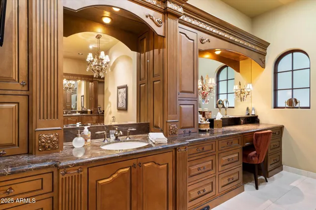 $7,850,000 | 6105 East Sage Drive, Paradise Valley, AZ 85253