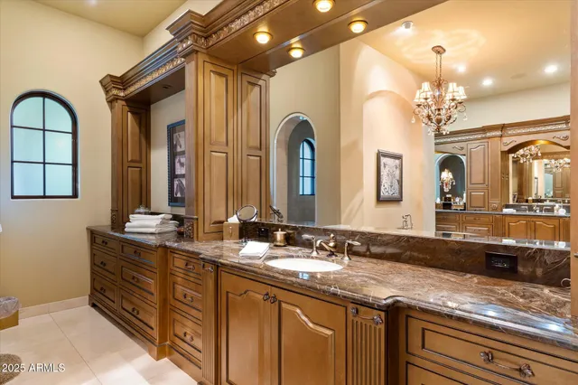 $7,850,000 | 6105 East Sage Drive, Paradise Valley, AZ 85253