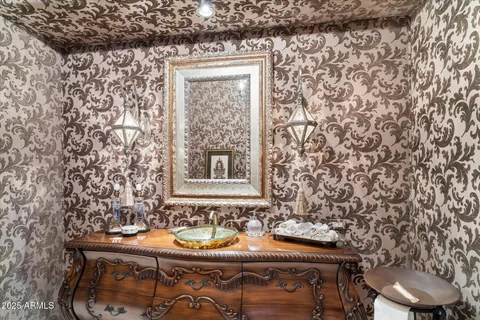 $7,850,000 | 6105 East Sage Drive, Paradise Valley, AZ 85253