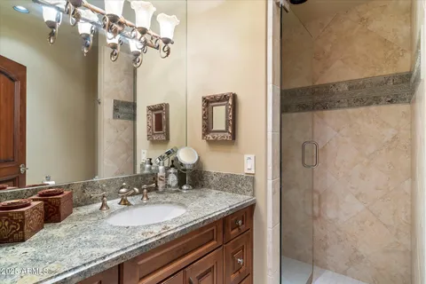 $7,850,000 | 6105 East Sage Drive, Paradise Valley, AZ 85253