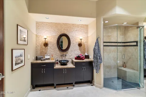 $7,850,000 | 6105 East Sage Drive, Paradise Valley, AZ 85253