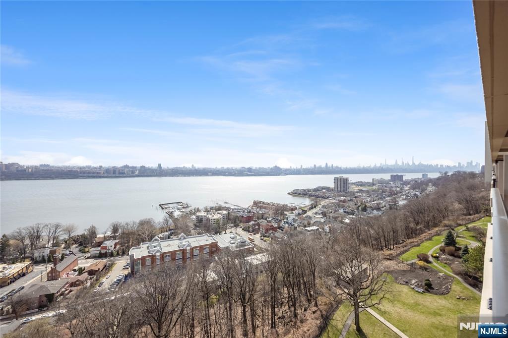 4 Horizon Road, Unit 1210 Fort Lee, NJ 07024 - Photo 20 of 29