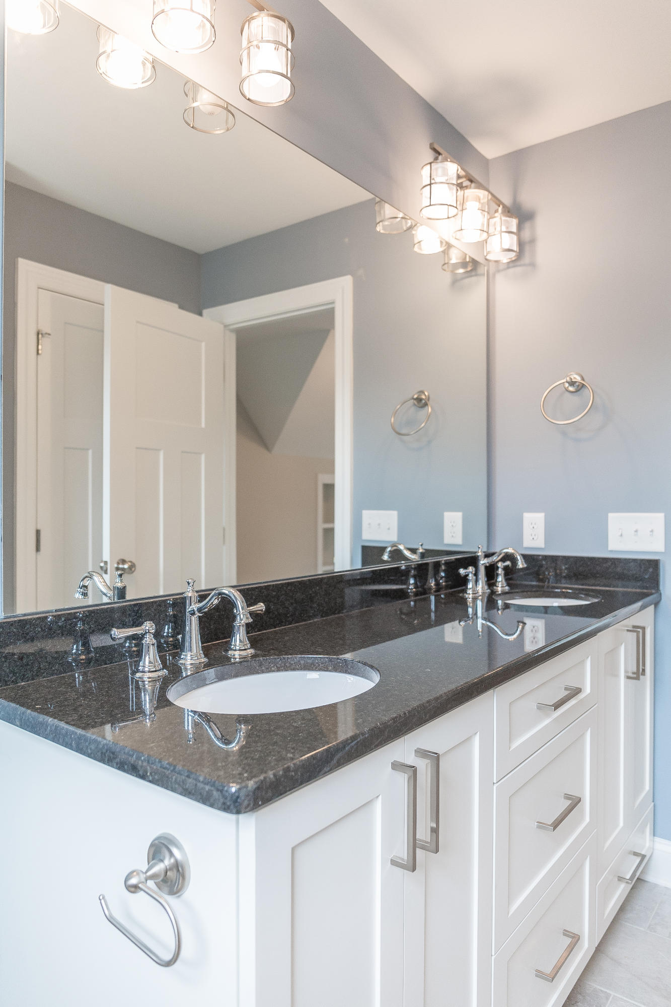 8450 Morin Road, Unit LOT 7 Chattanooga, TN 37421 - Photo 23 of 36 Upstairs Bathroom